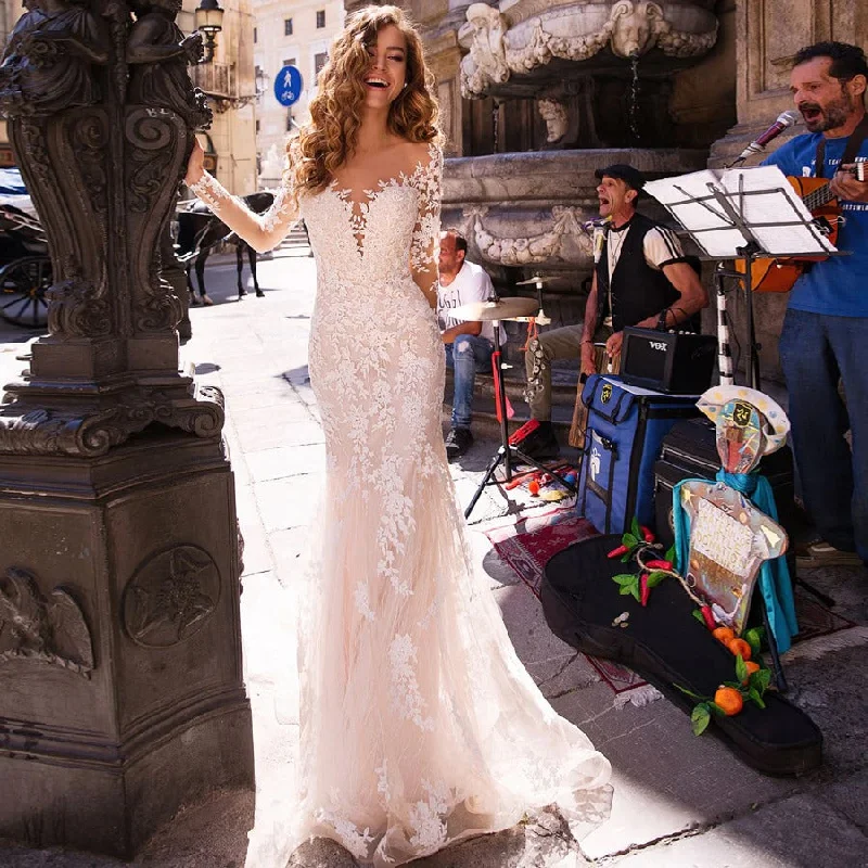 Major Savings Women's Lace Long Sleeved Wedding Dress