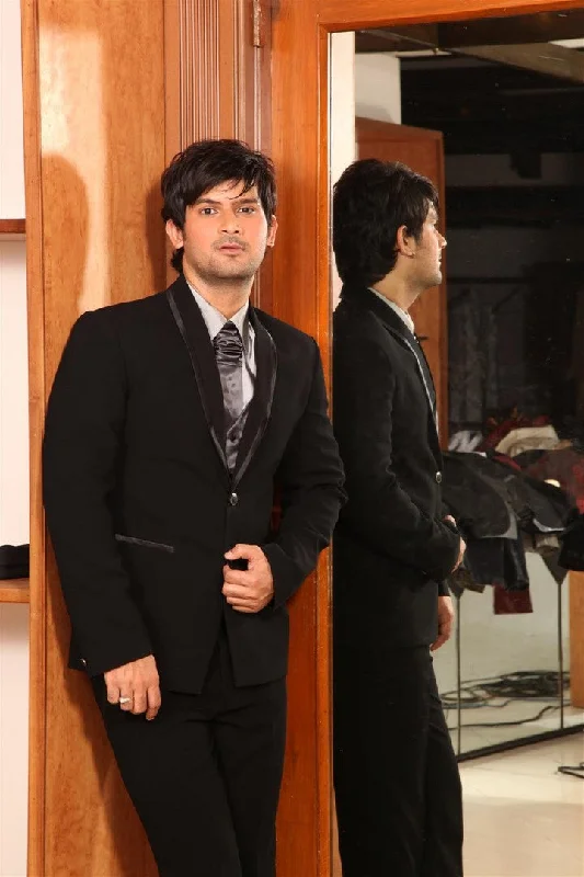Members Only Smart Black 5-Piece Designer Premium Imported Wedding Tuxedo Suit - BL3006 Members Only Smart Black 5-Piece Designer Premium Imported Wedding Tuxedo Suit - BL3006