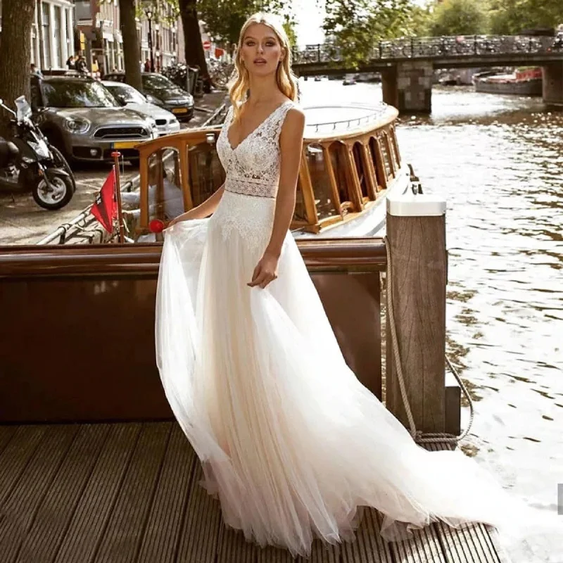 Special Offer Women's V-Neck Open Back Lace Wedding Dress