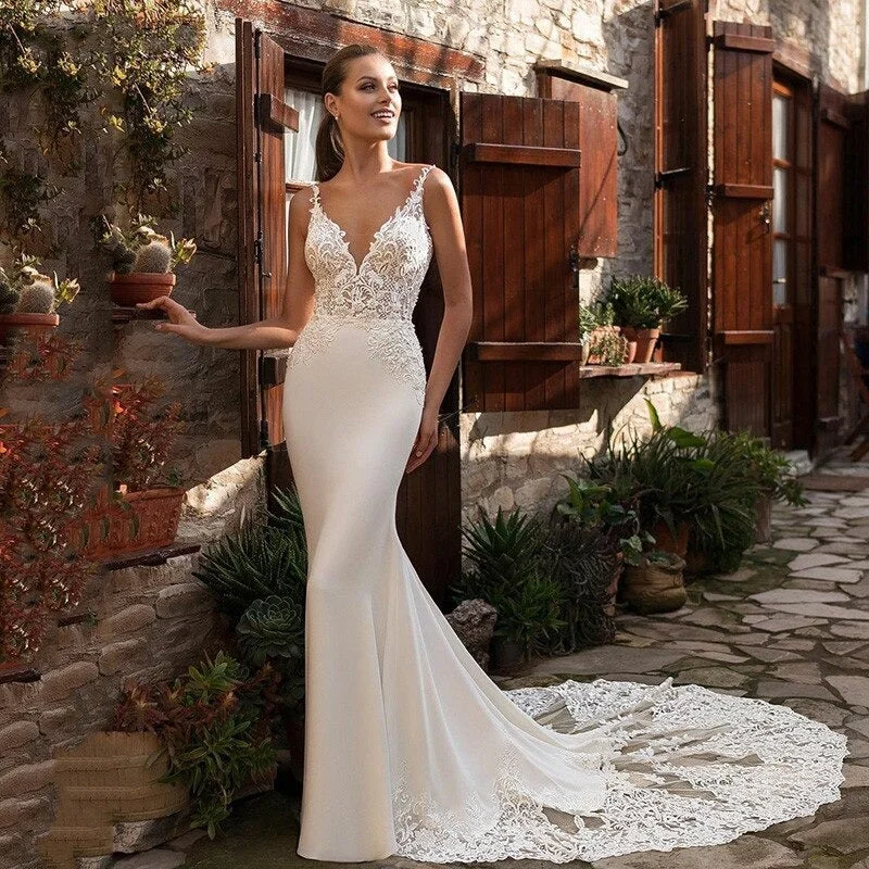 The Best Prices Women's V-Neck Wedding Dress With Lace Appliques