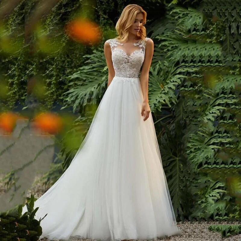 Overstock Women's Lace Appliques A-Line Wedding Dress