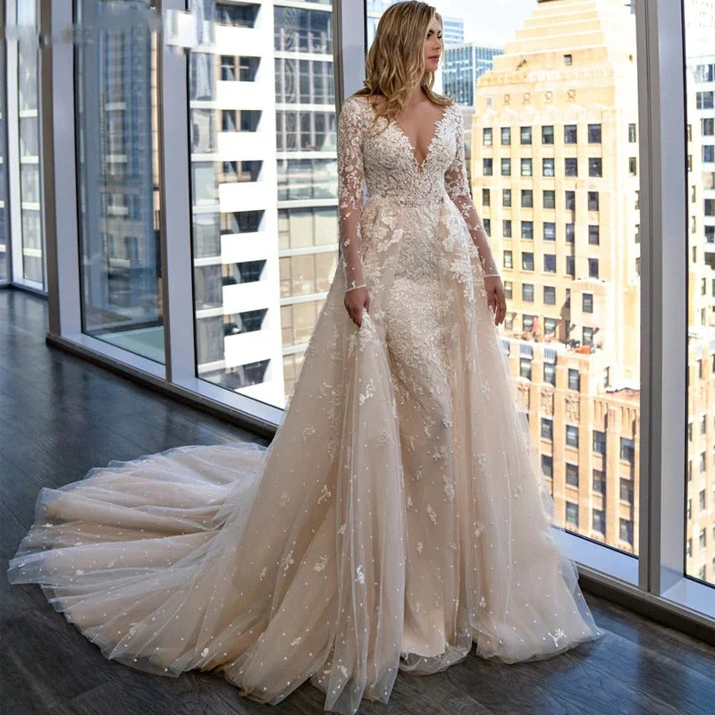 Final Sale Women's V-Neck Wedding Dress With Detachable Train