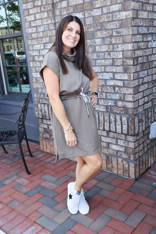 Discount Mania Shelly Dress- Mocha